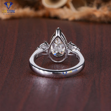 3.67 TDW Pear Cut Diamond Women's Three Stone Ring