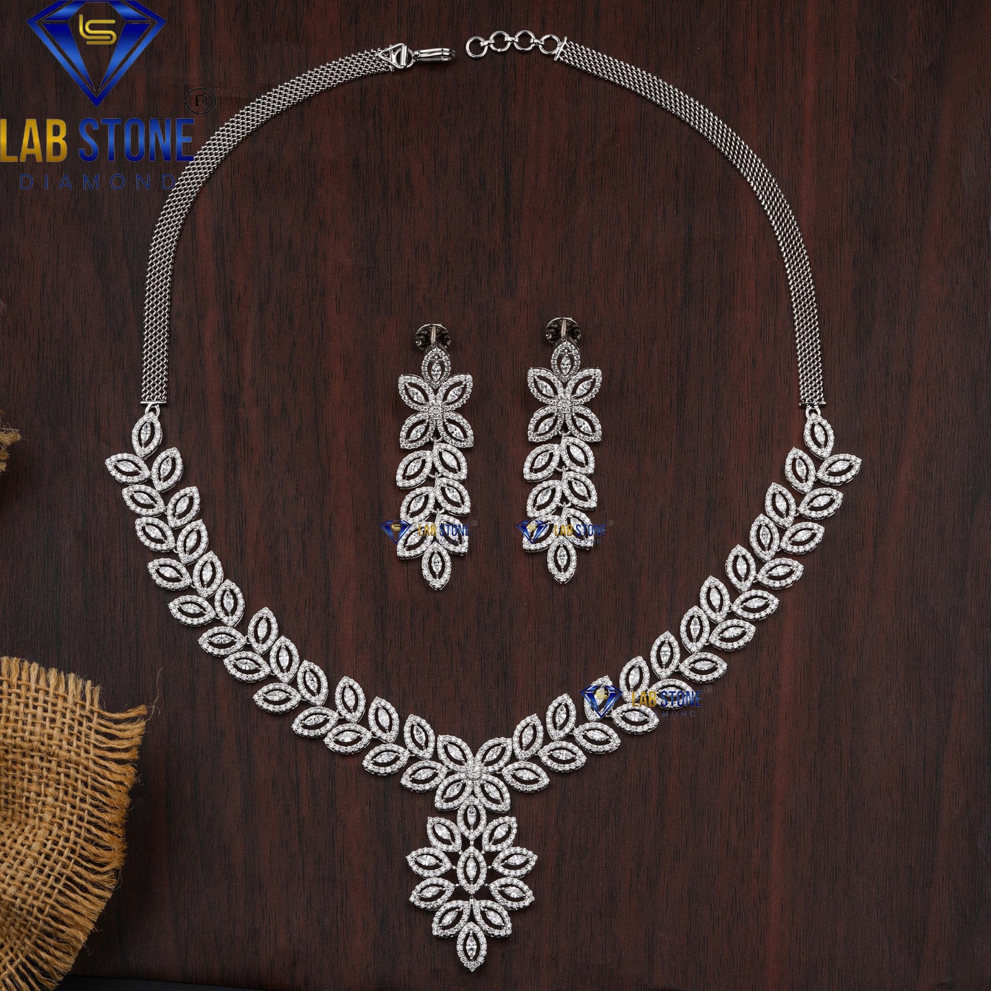 16.936 TDW Marquise & Round Cut Diamond Charm Necklace