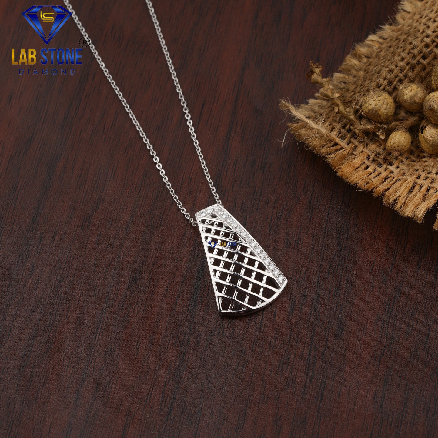 0.204 TDW Round Cut Diamond Custom Pendant With Chain