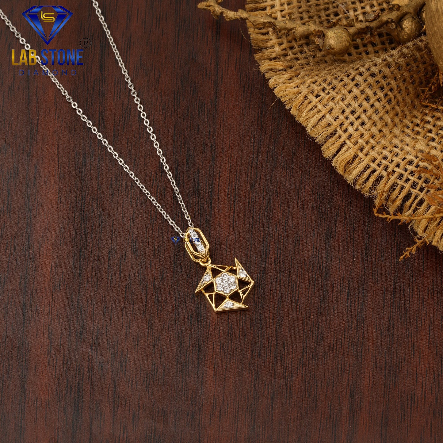 0.134 TDW Round Cut Diamond Custom Pendant with Chain