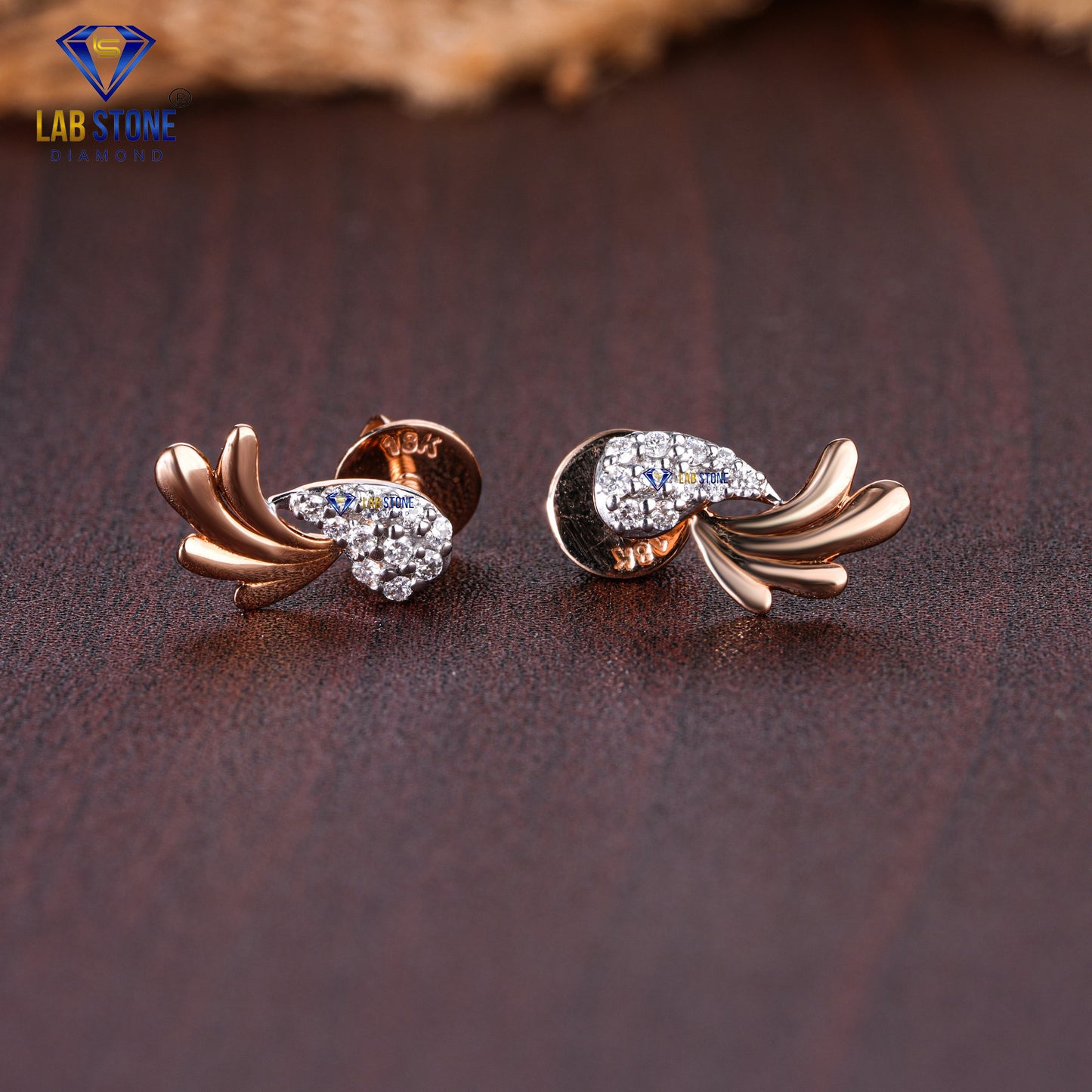 0.10 TDW Round Cut Diamond Stud Earring
