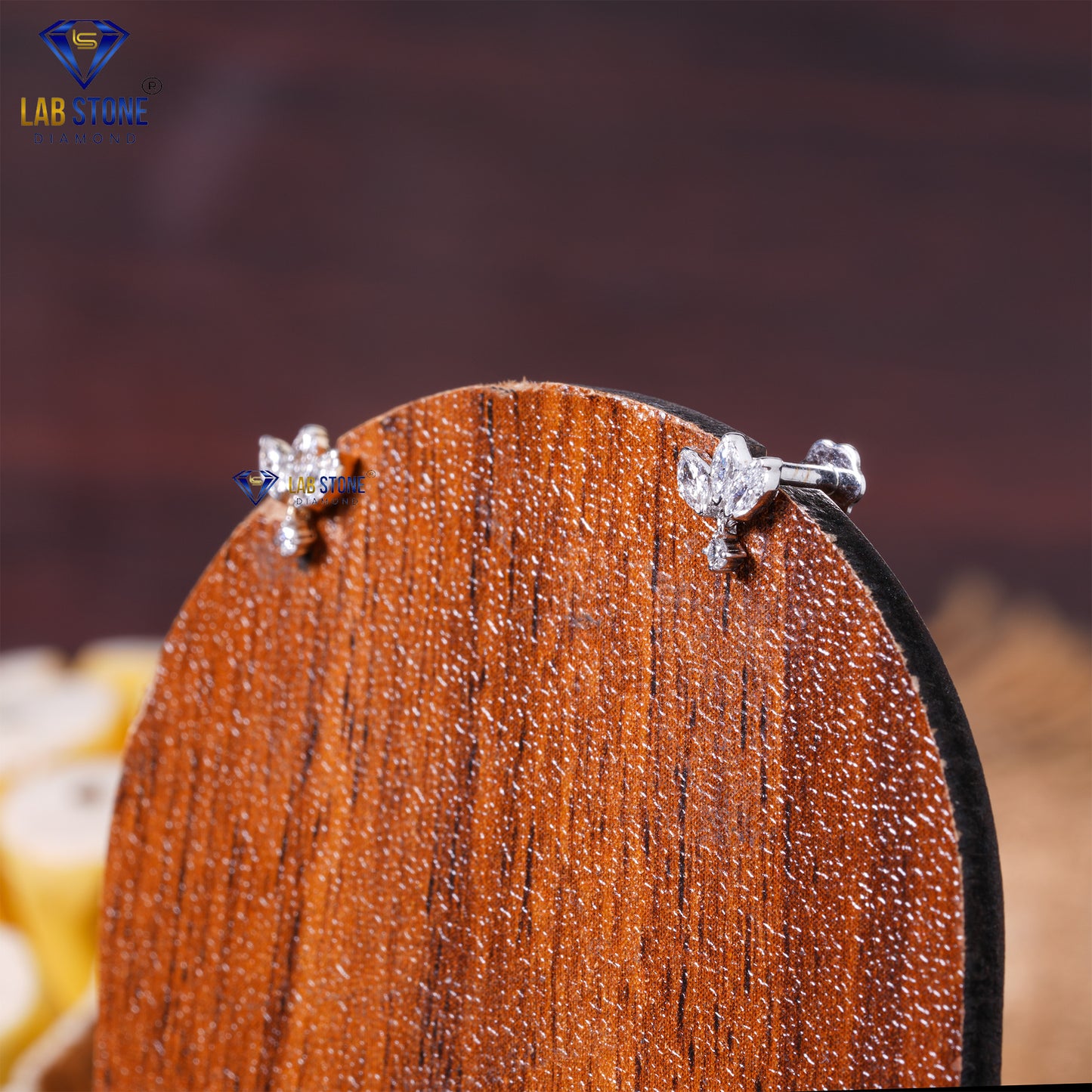 0.14 TDW Marquise & Round Cut Diamond Piercing