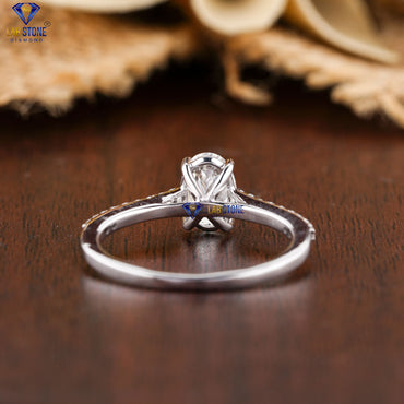 1.28 TDW Oval and Round Cut Women’s Engagement Diamond Ring