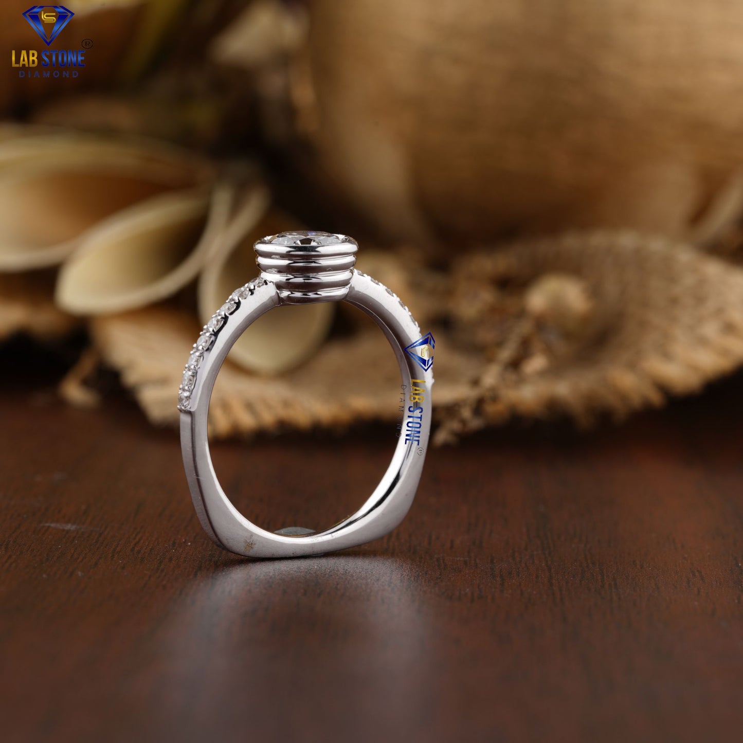 1.17 TDW Round Cut Women’s Engagement Diamond Ring