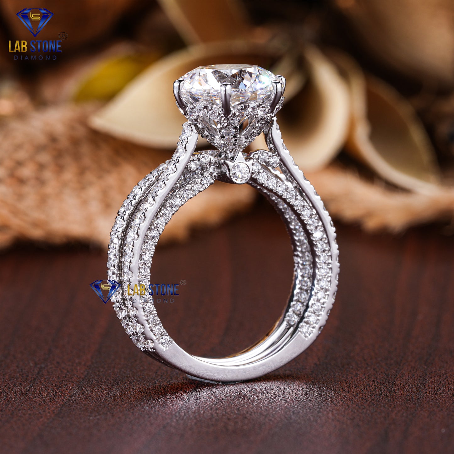 5.578 TDW Round Cut Diamond Women’s Ring with Band