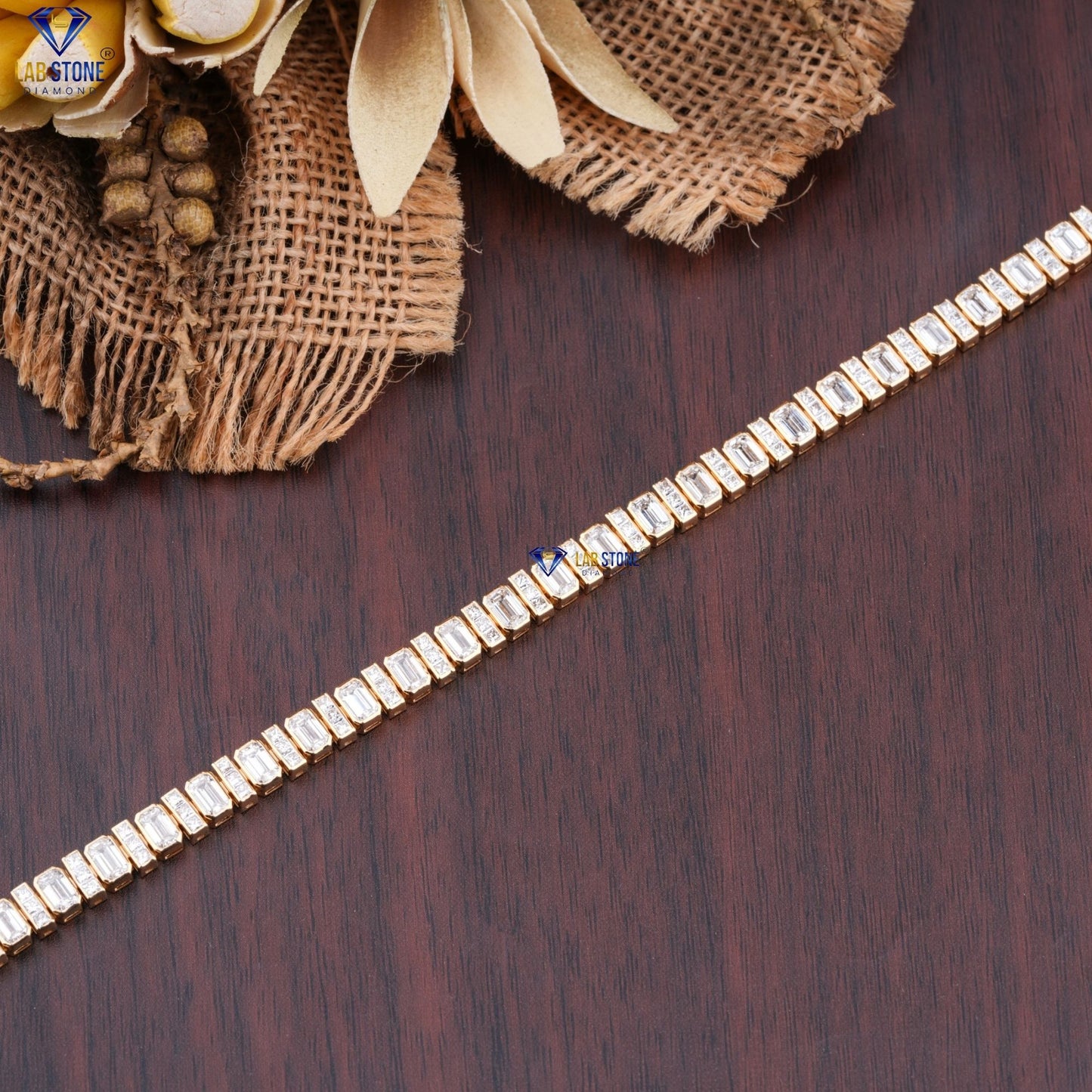 8.46 TDW Emerald & Princess Cut Diamond Slider Bracelet