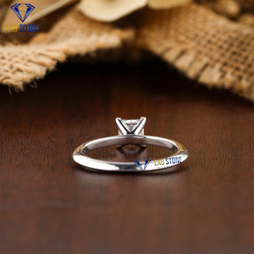 0.75 TDW Princess Cut Women’s Diamond Solitaire Ring