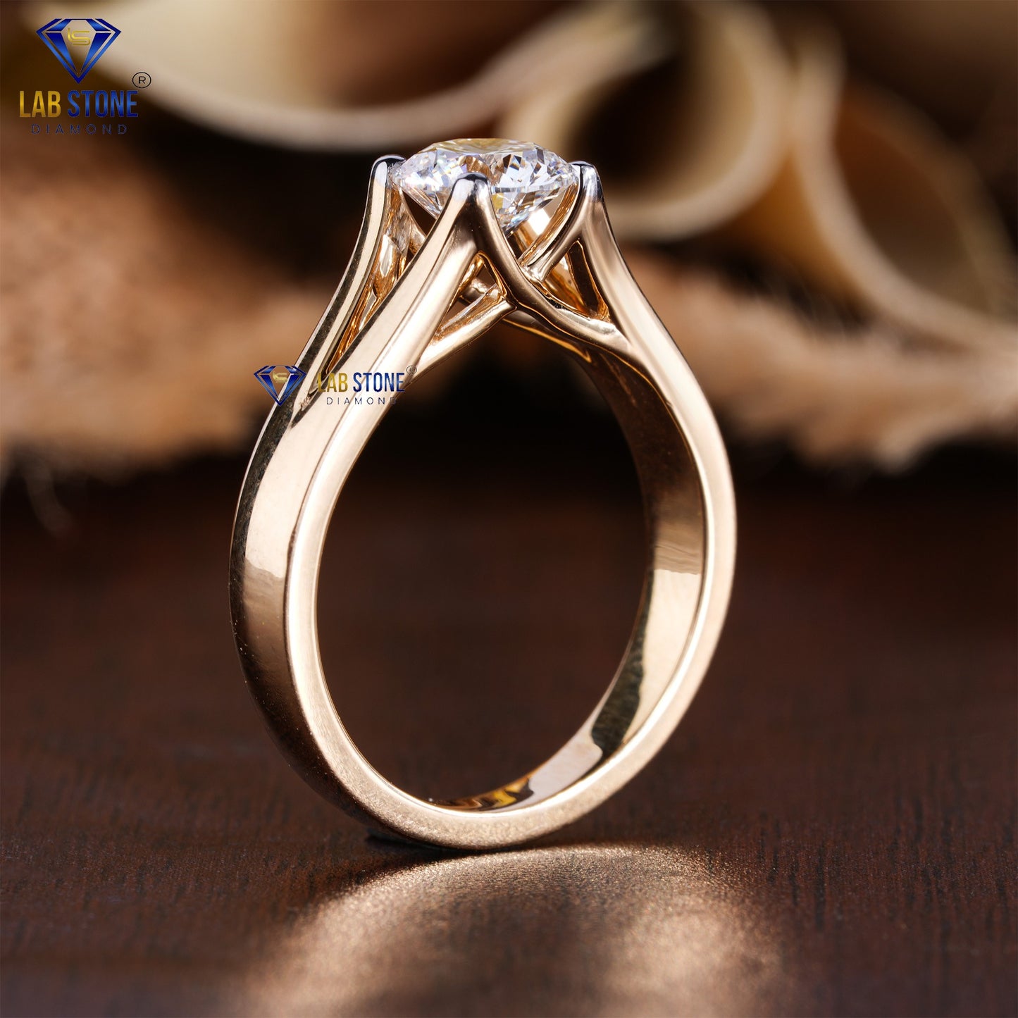 0.80 TDW Round Cut Diamond Women’s Solitaire Ring