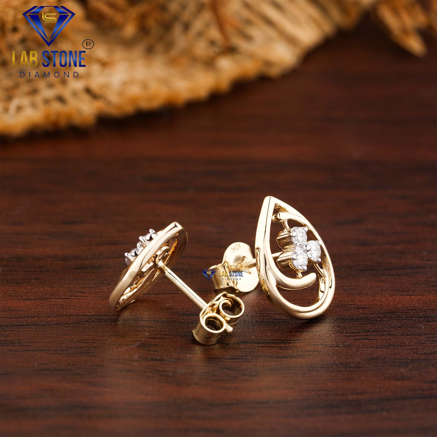 0.21 TDW Round Cut Diamond Stud Earring