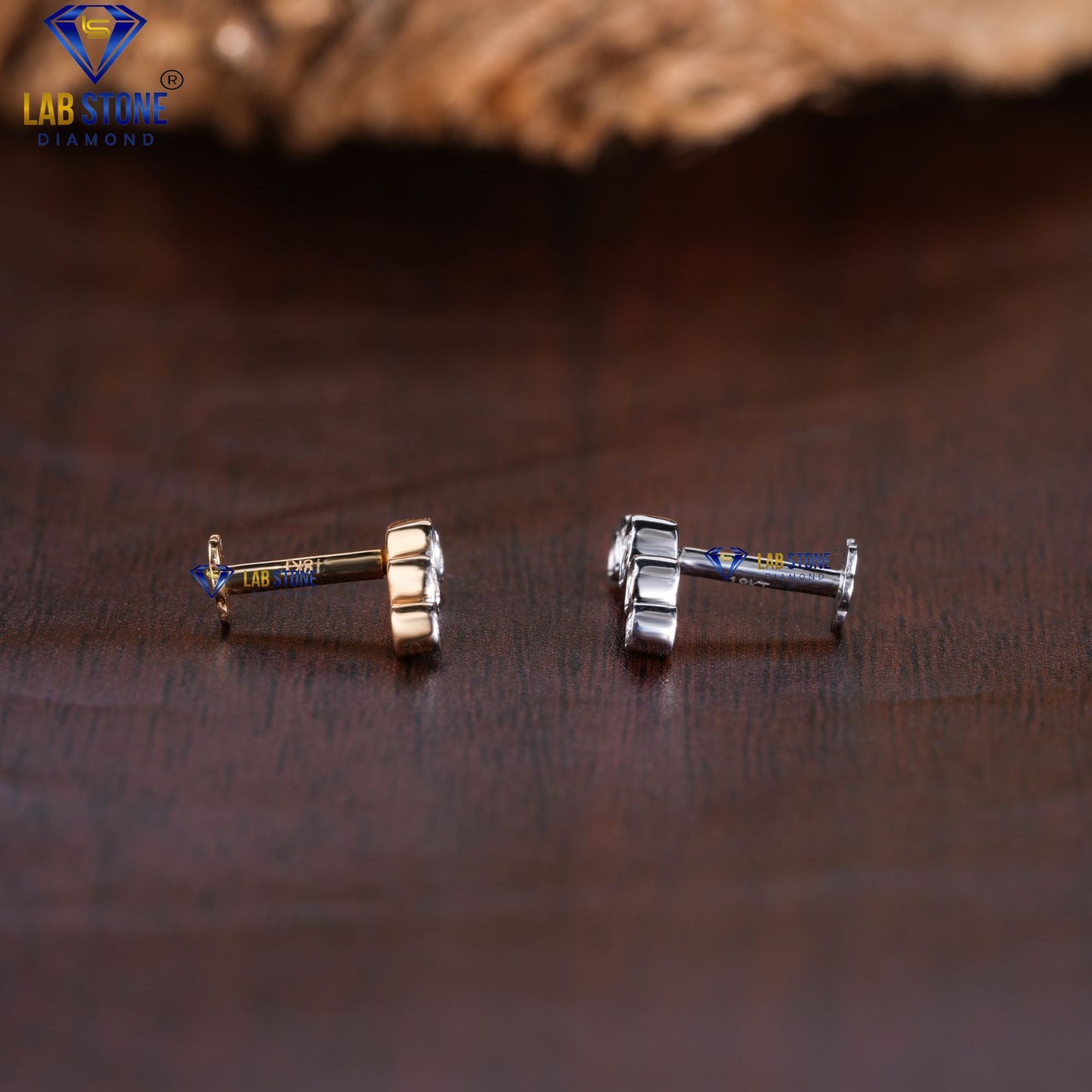 0.29 TDW Round Cut Diamond Piercing