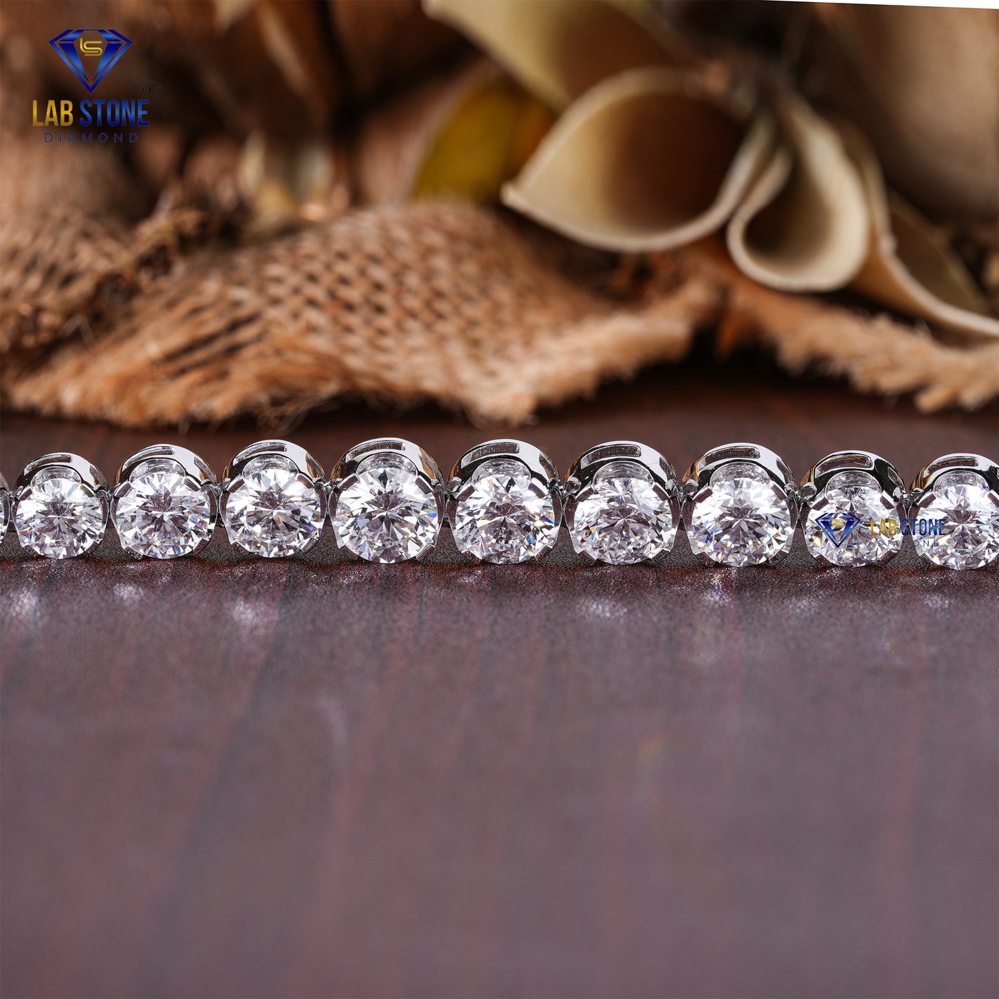 15.66 TDW Round Cut Diamond Women’s Tennis Necklace