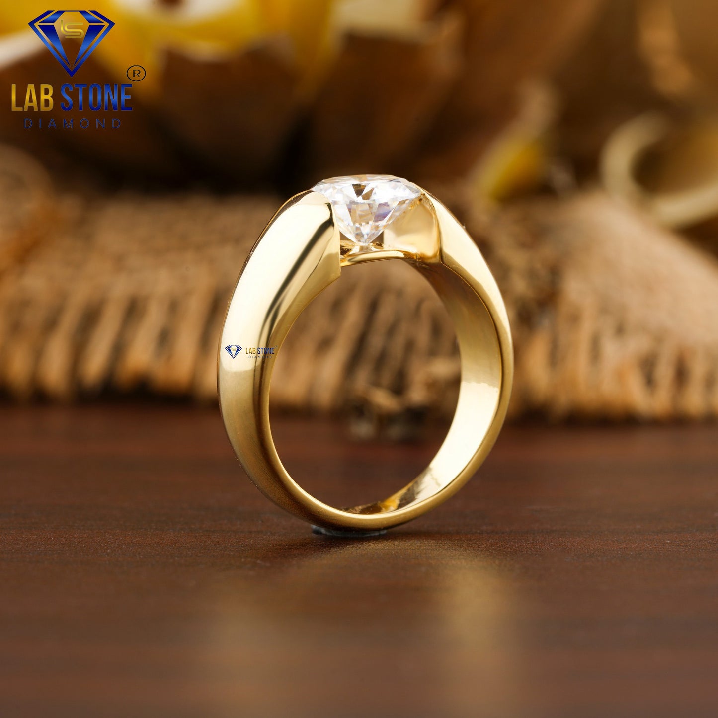 1.57 TDW Round Cut Women’s Solitaire Diamond Ring
