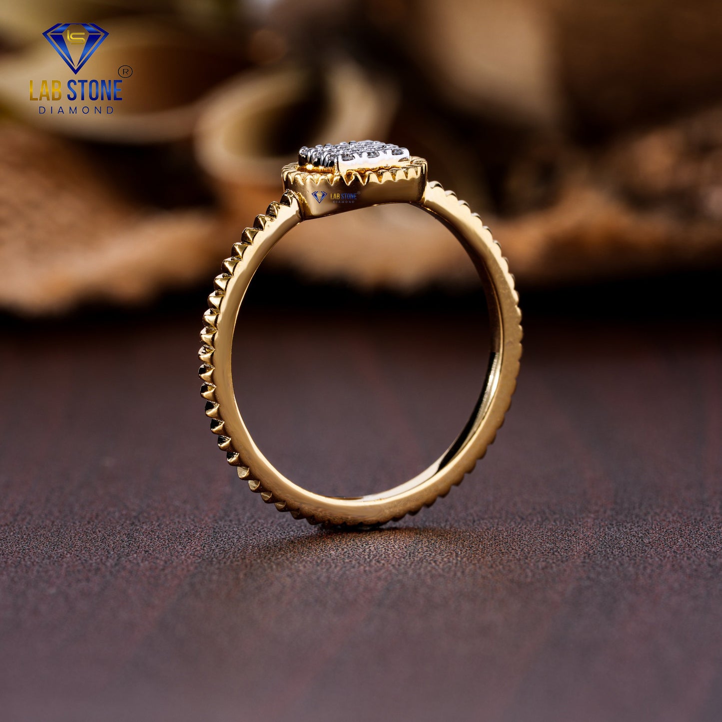 0.12 TDW Round Cut Diamond Women's Engagement Ring