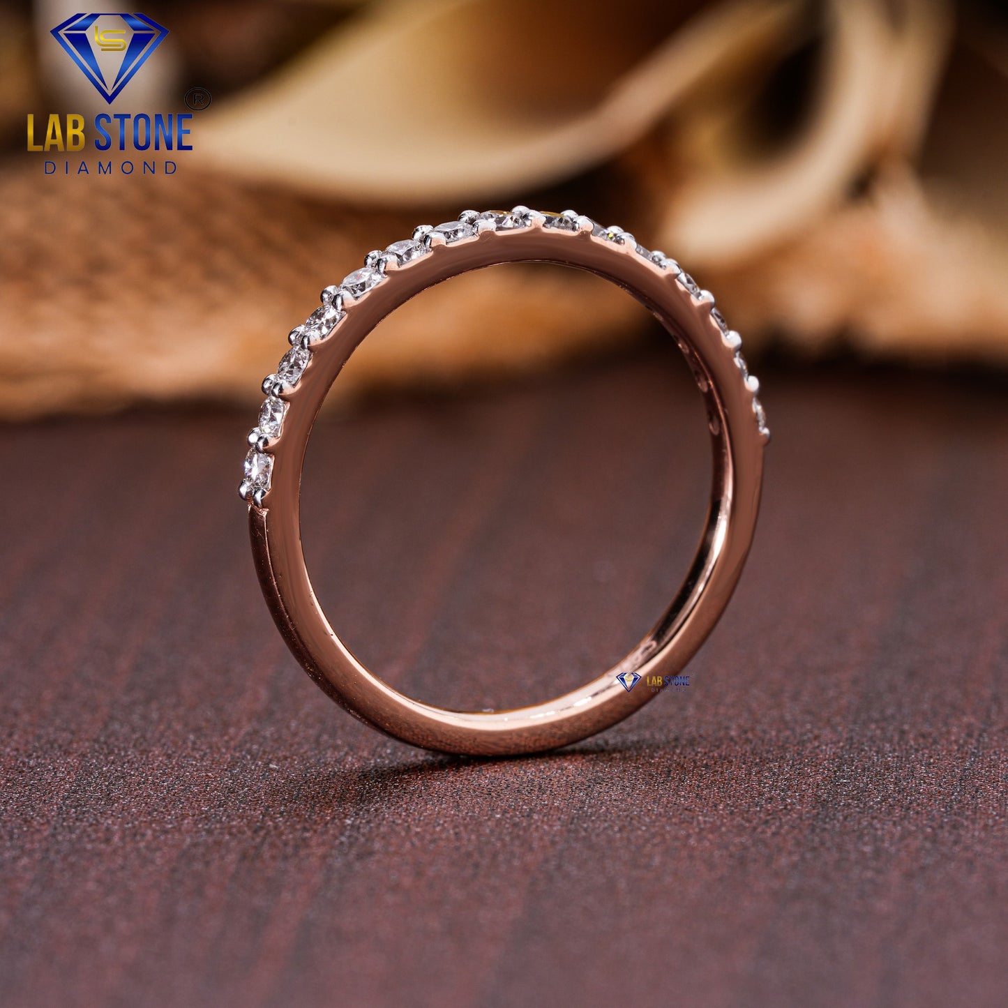 0.30 TDW Round Cut Diamond Women's Band