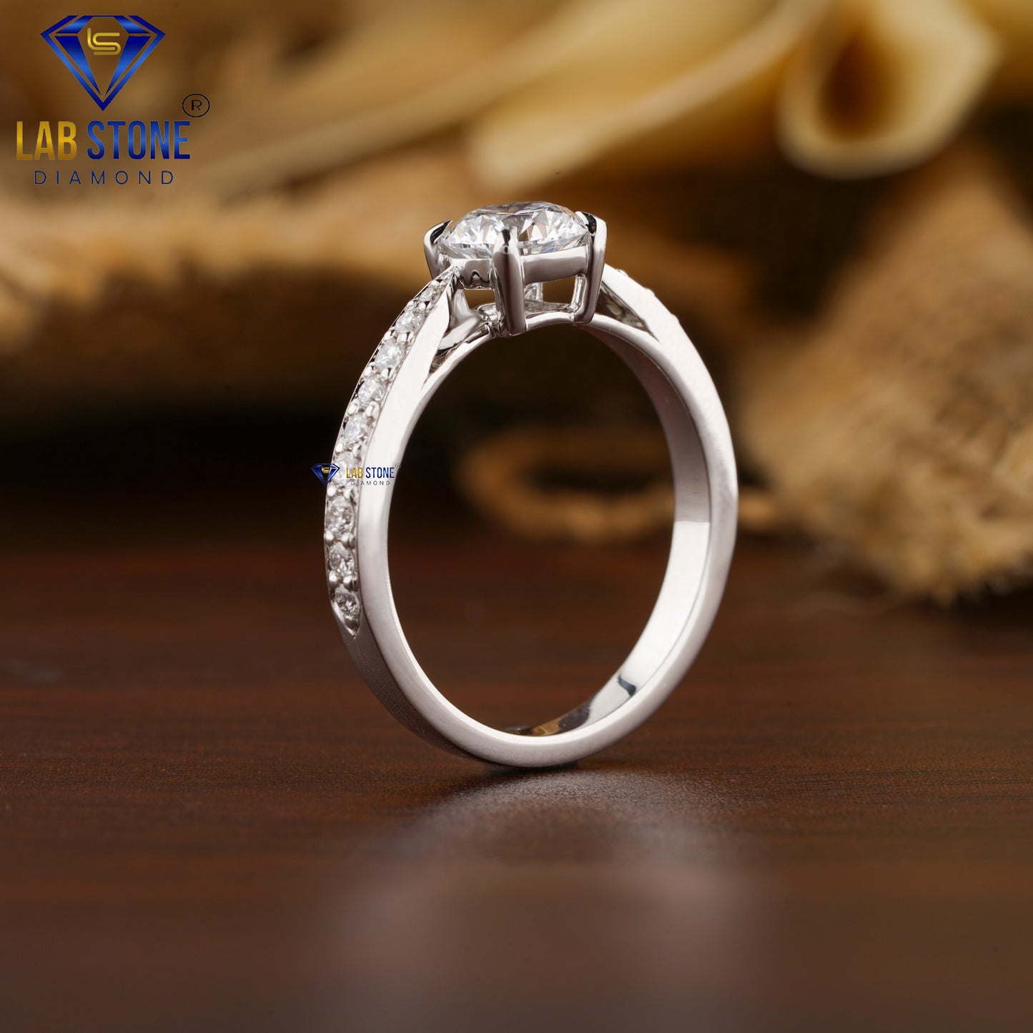 0.918 TDW Round Cut Women’s Engagement Diamond Ring