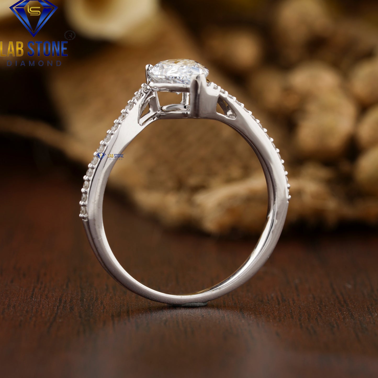 1.375 TDW Pear & Round Cut Diamond Women's Engagement Ring