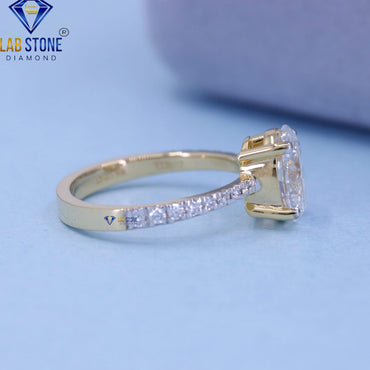 1.27 TDW Oval and Round Cut Diamond Engagement Ring