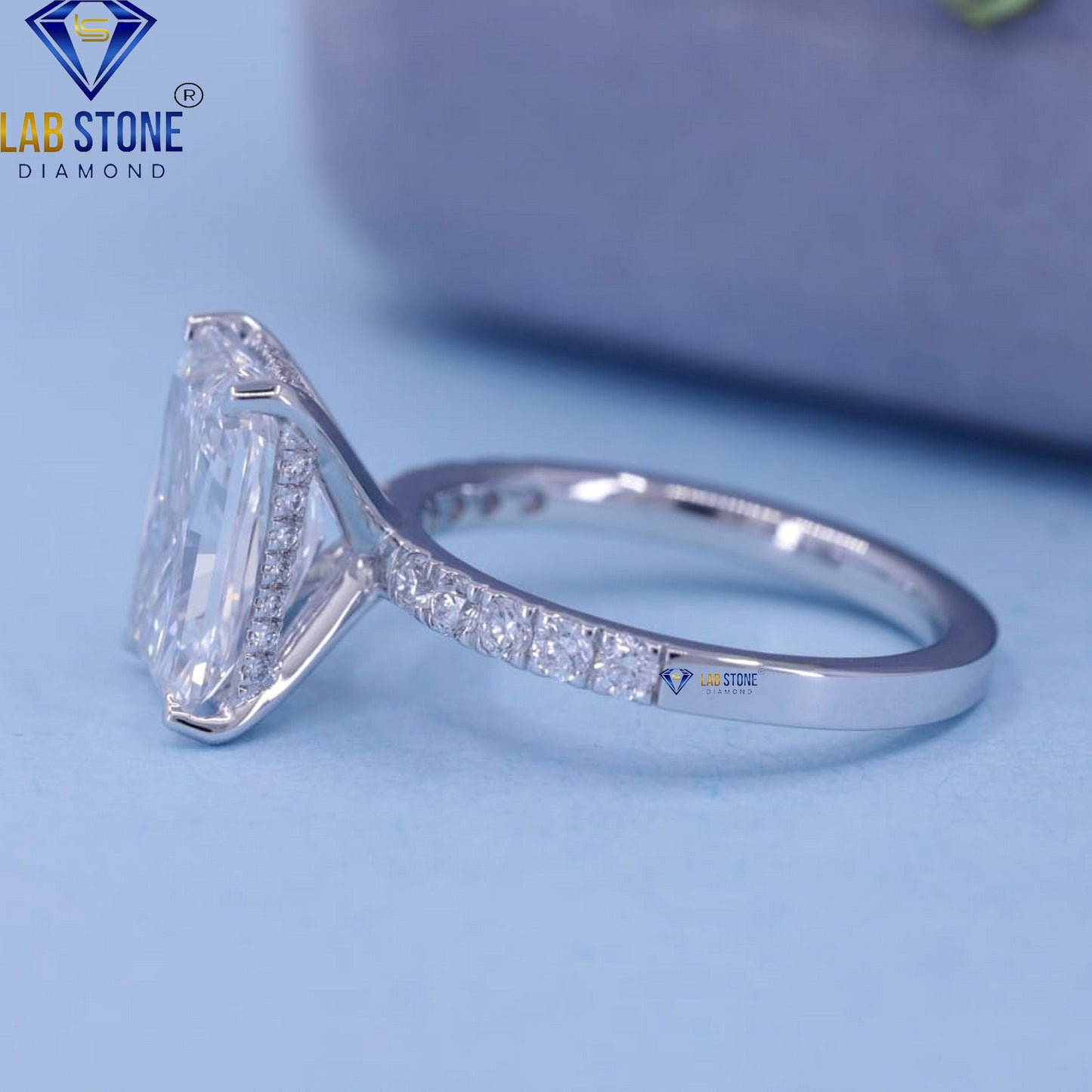 4.41 TDW Radiant & Round Cut Diamond Engagement Ring