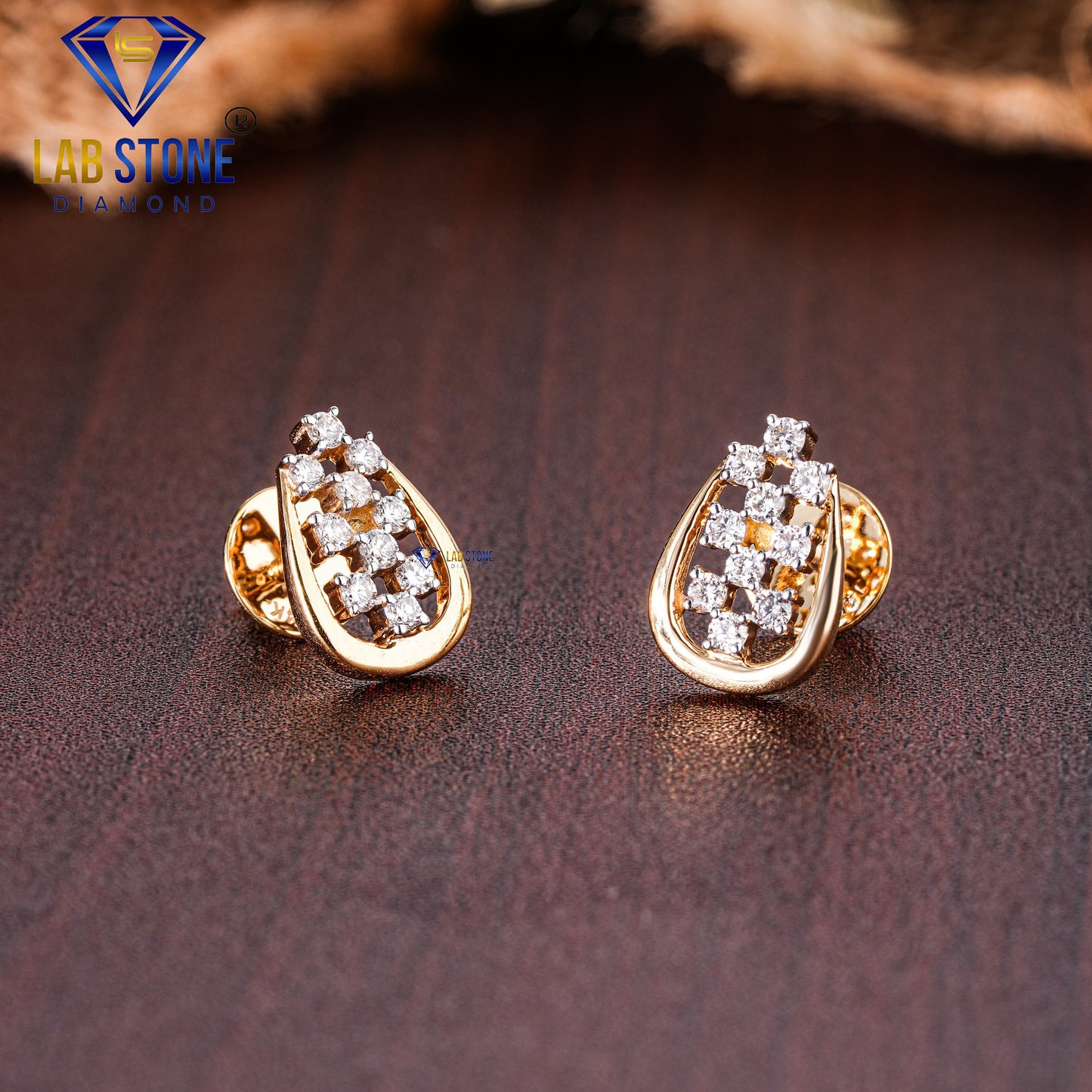 0.36 TDW Round Cut Diamond Stud Earring