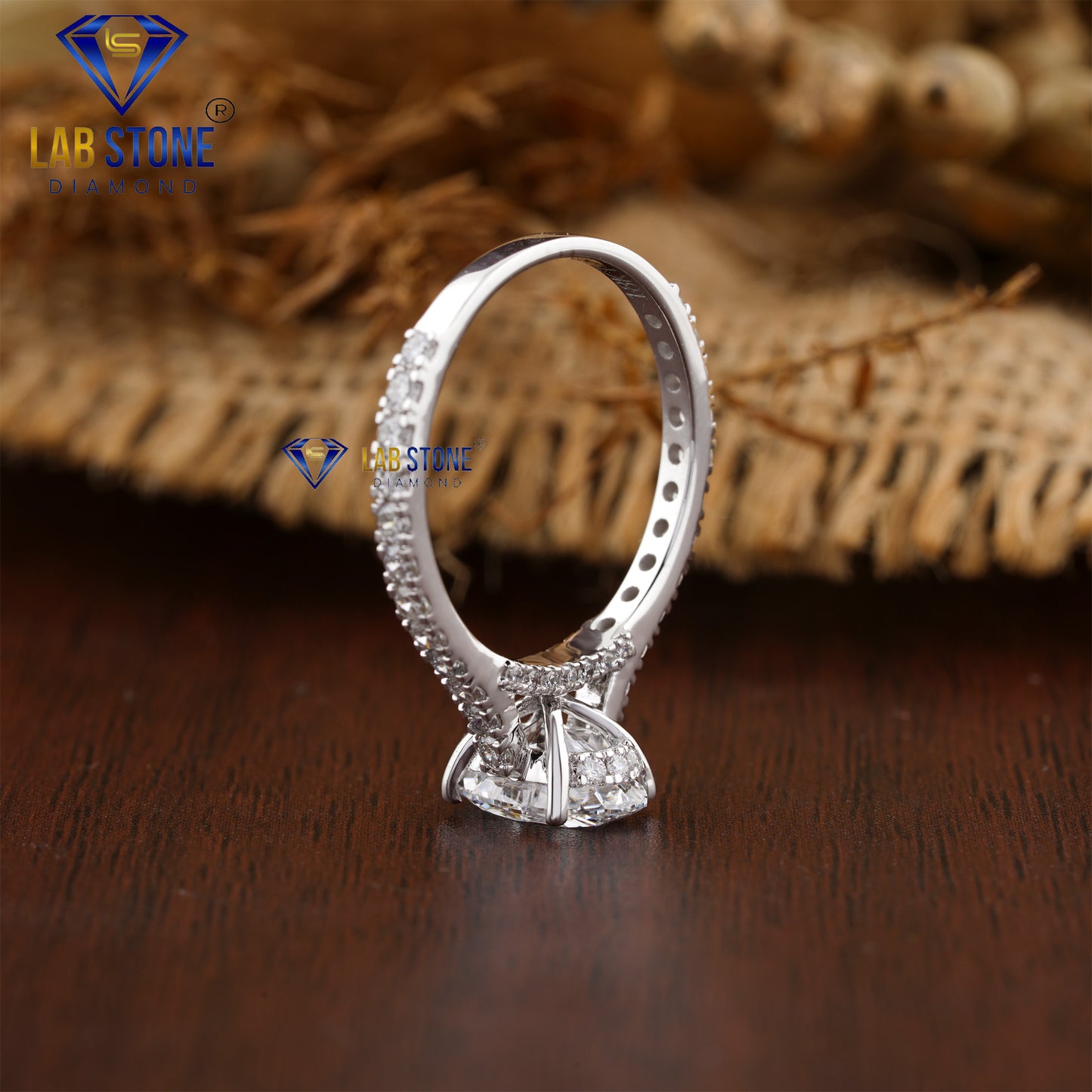2.45 TDW Oval & Round Cut Women’s Engagement Diamond Ring