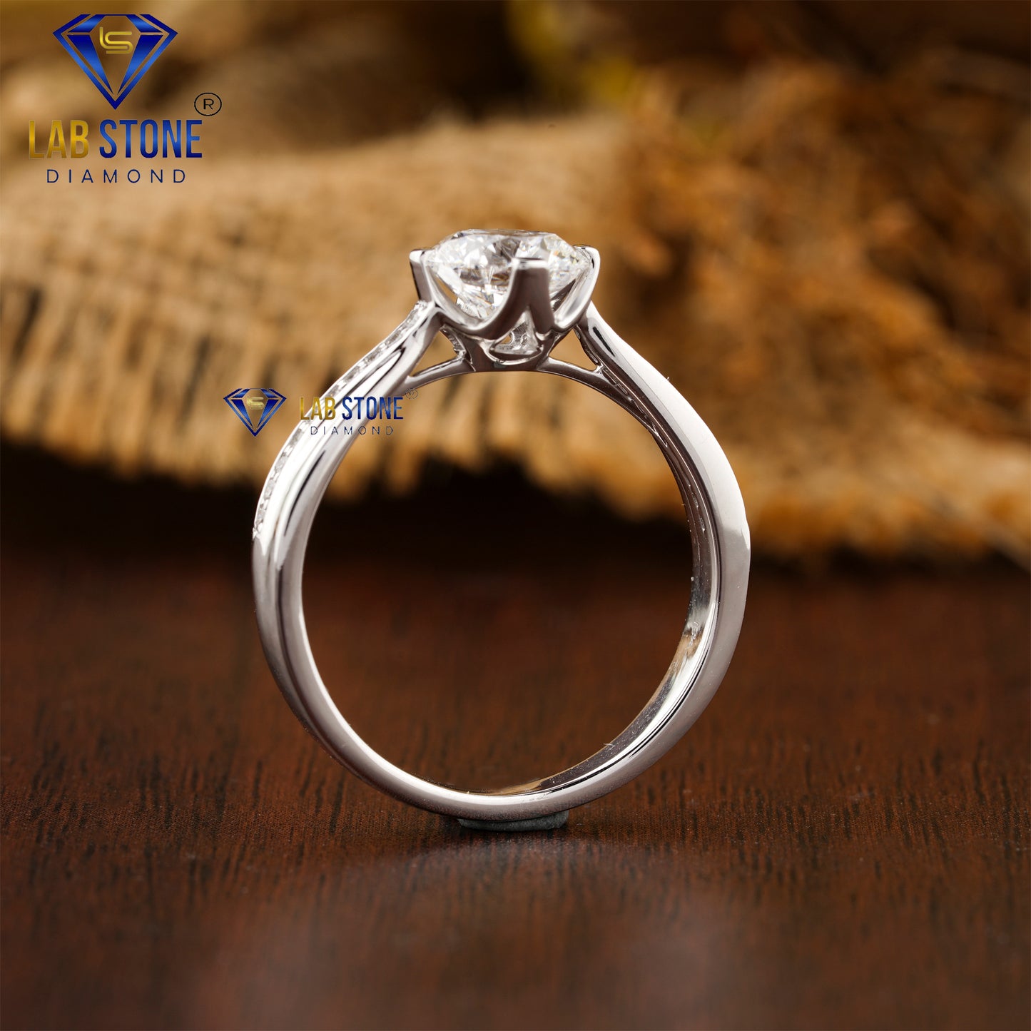 1.37 TDW Round Cut Women’s Diamond Engagement Ring