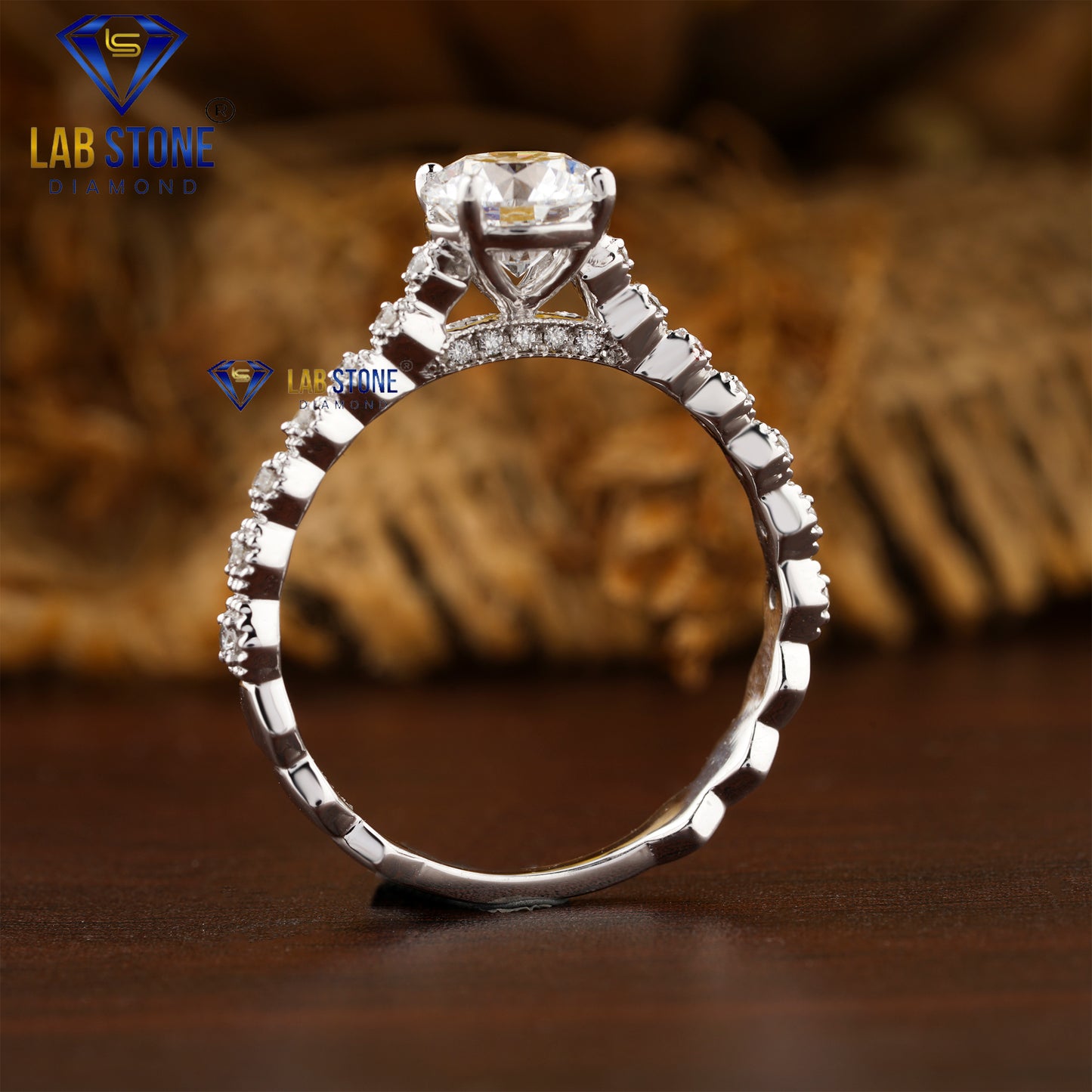 1.08 TDW Round Cut Women’s Engagement Diamond Ring