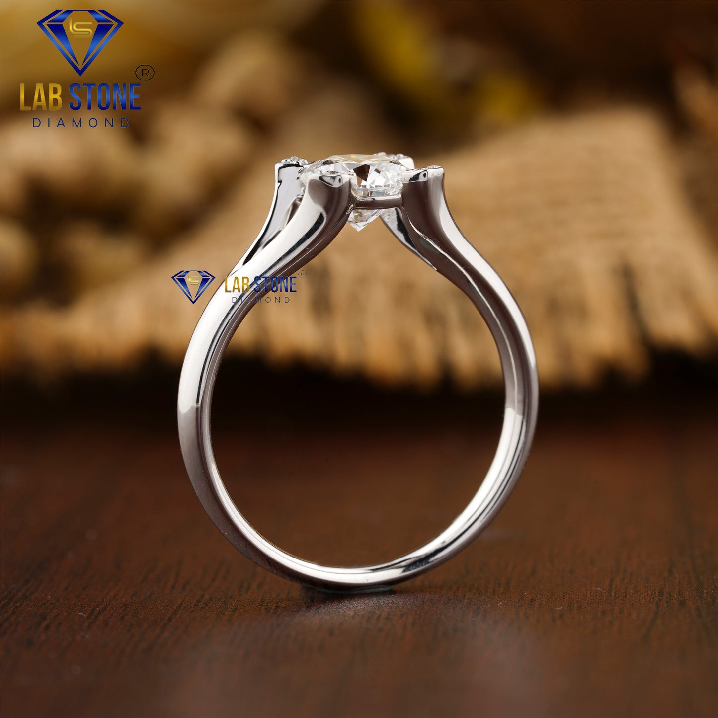 1.02 TDW Round Cut Women’s Diamond Engagement Ring