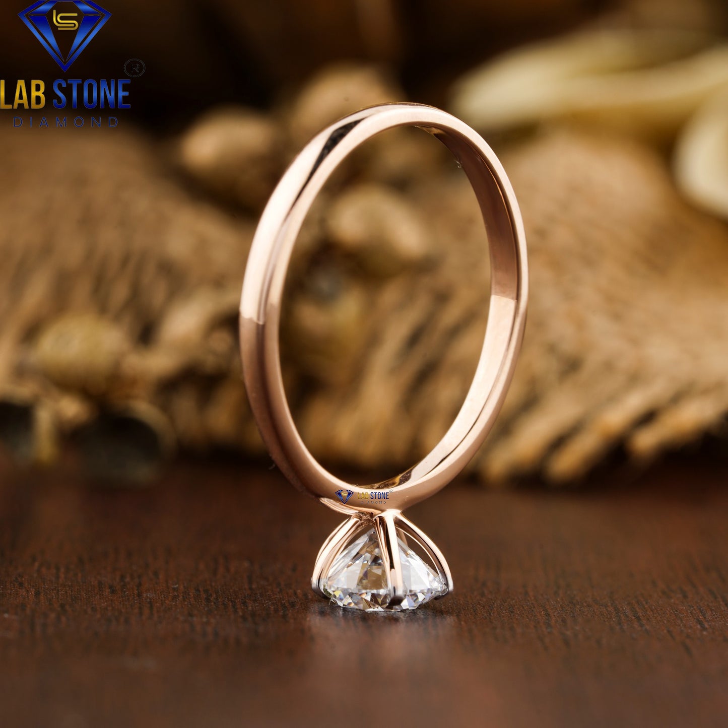 1.00 TDW Round Cut Women's Diamond Solitaire Ring