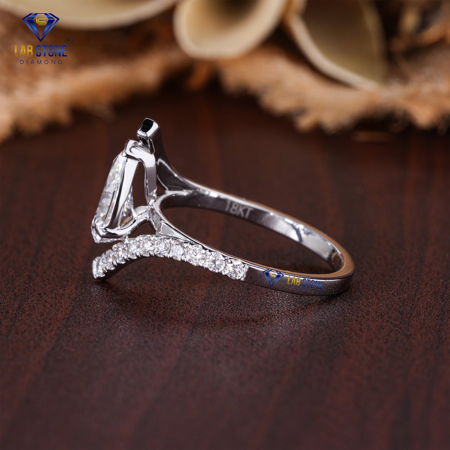 1.44 TDW Pear & Round Cut Diamond Women's Engagement Ring