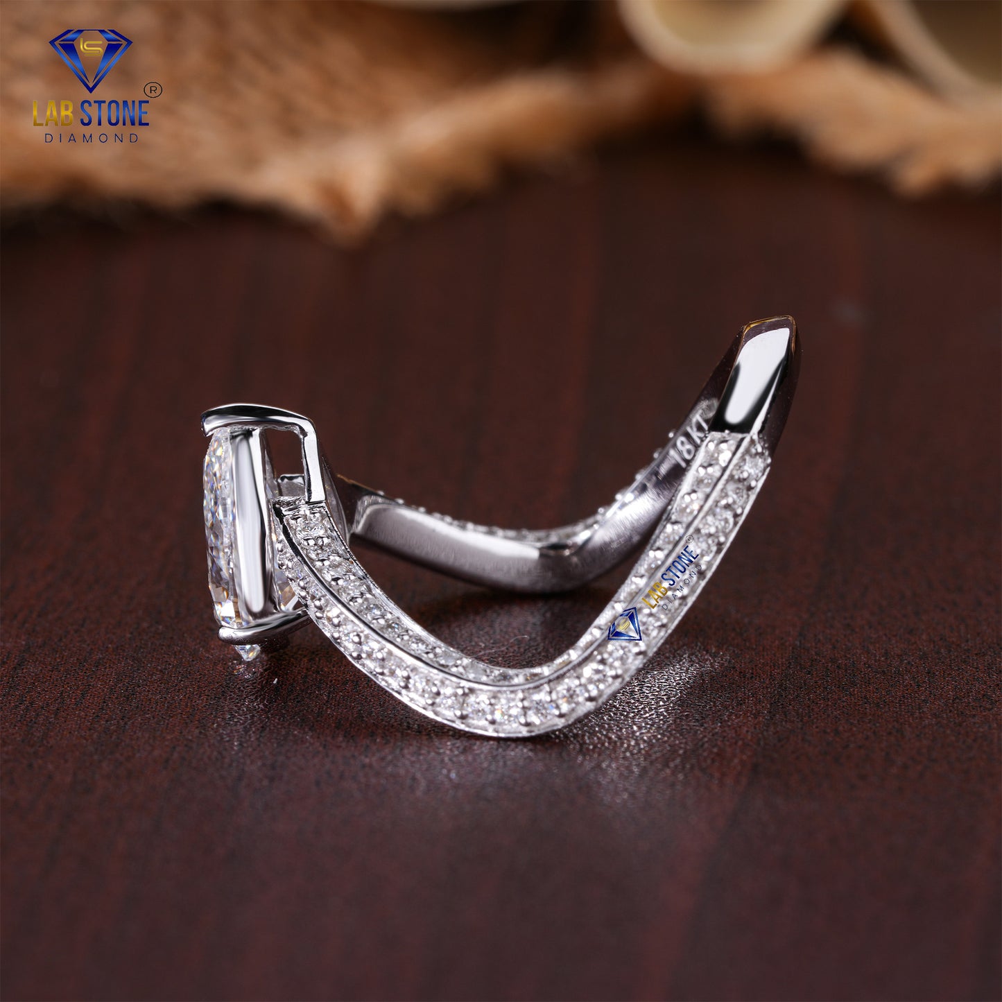 2.50 TDW Pear & Round Cut Diamond Women’s Engagement Ring