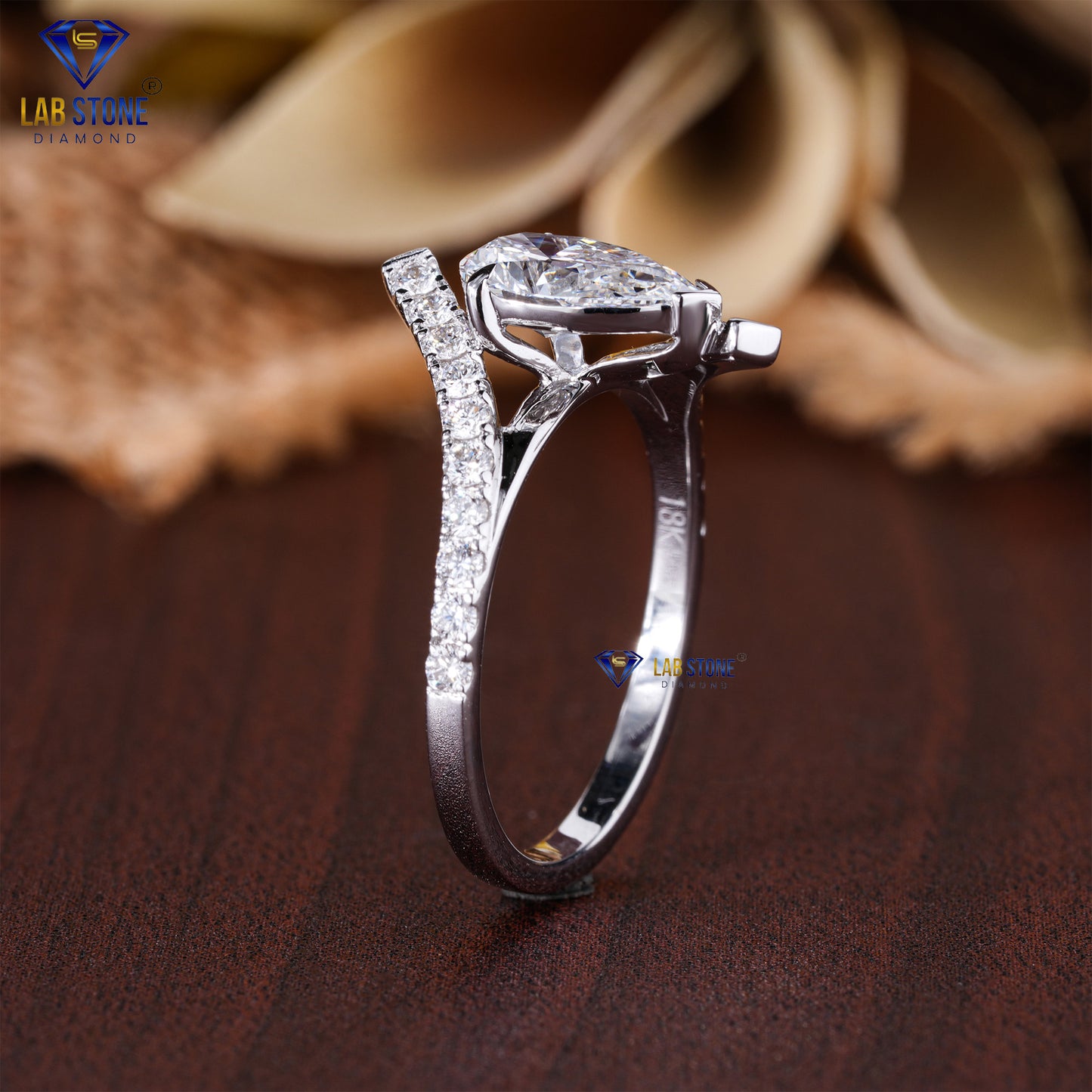 1.44 TDW Pear & Round Cut Diamond Women's Engagement Ring