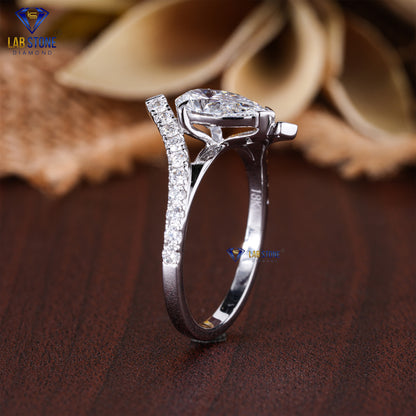 1.44 TDW Pear & Round Cut Diamond Women's Engagement Ring