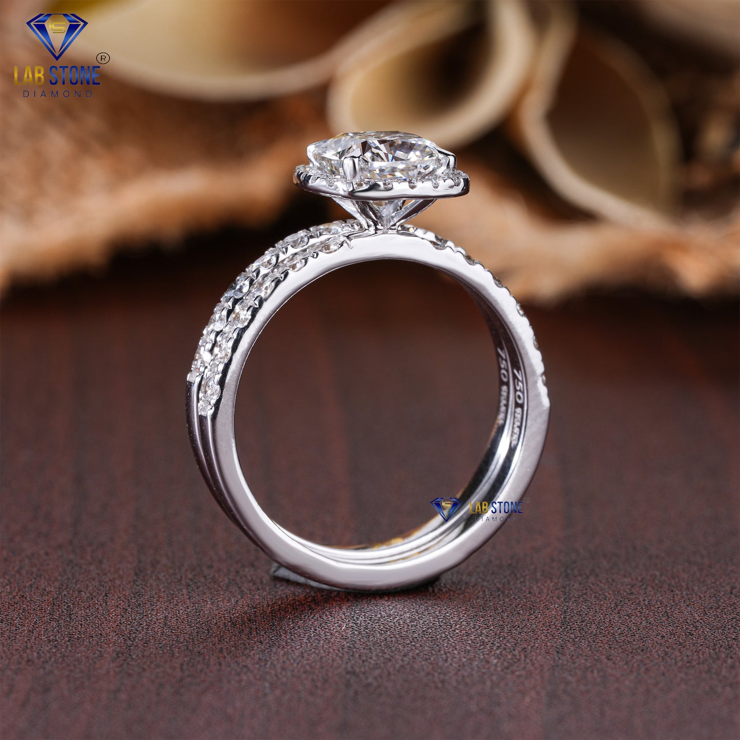 1.67 TDW Cushion & Round Cut Diamond Women's Ring with Band