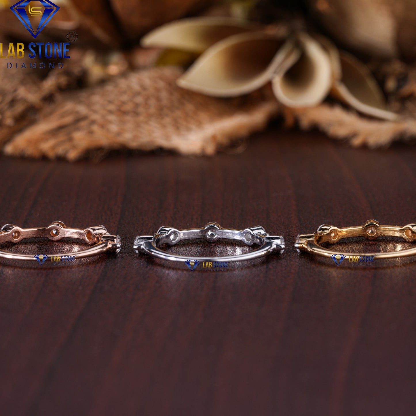 1.115 TDW Round Cut Diamond Women's Band