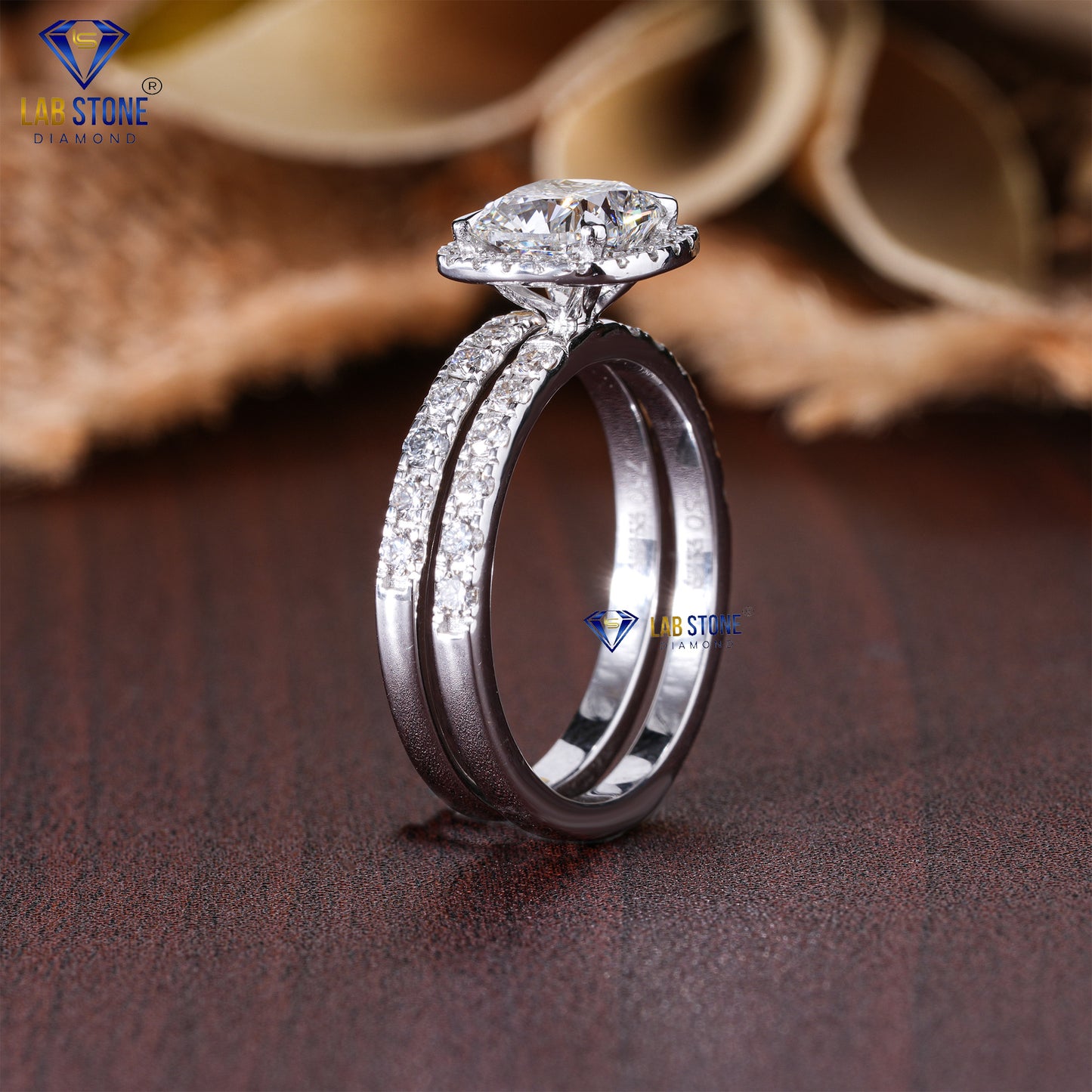 1.67 TDW Cushion & Round Cut Diamond Women's Ring with Band