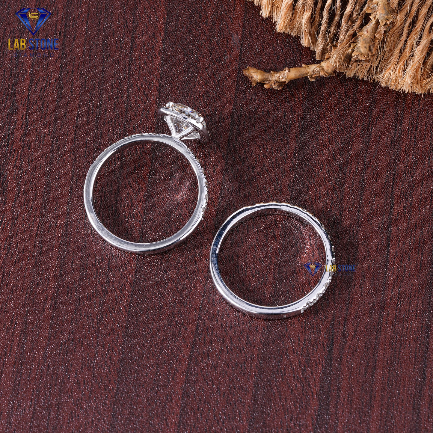 1.67 TDW Cushion & Round Cut Diamond Women's Ring with Band