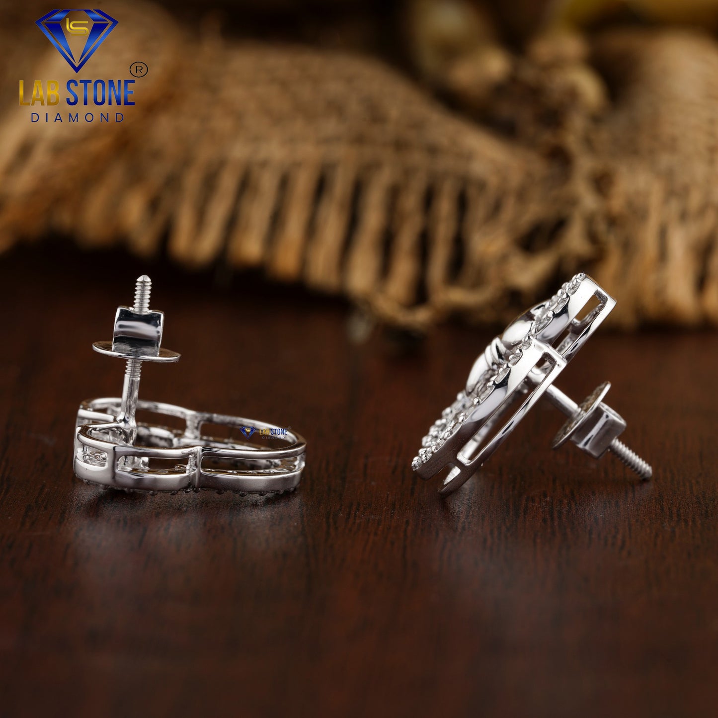 0.638 TDW Round Cut Diamond Stud Earring