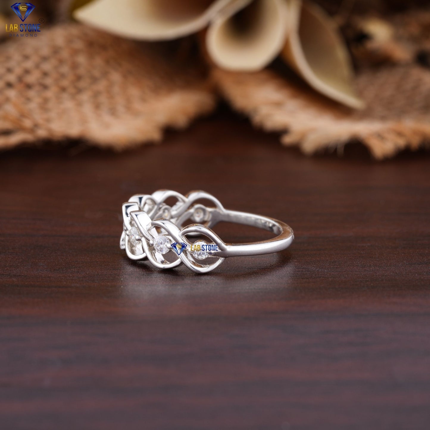 0.28 TDW Round Cut Diamond White Gold Band Ring