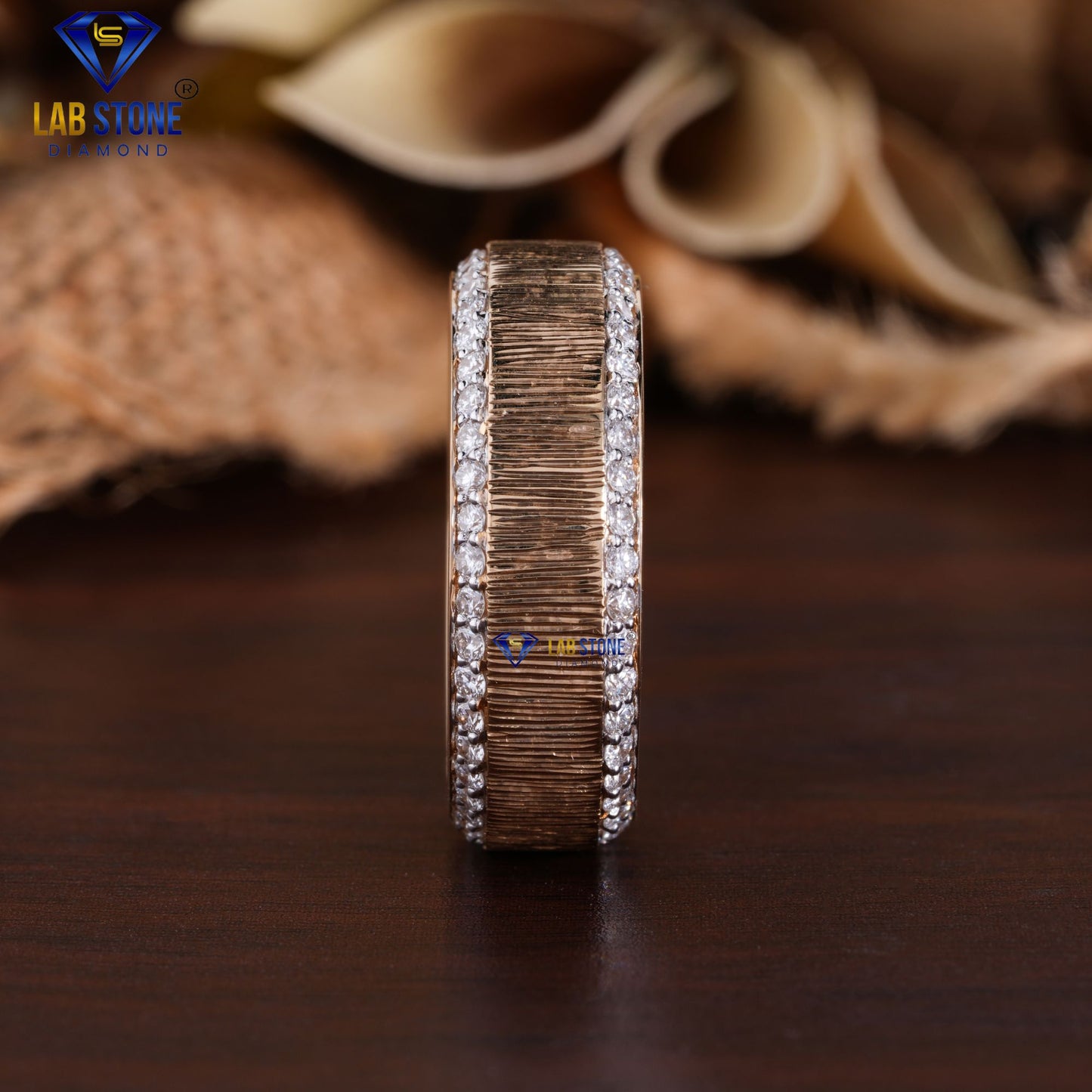 1.22 TDW Round Cut Diamond Band Ring