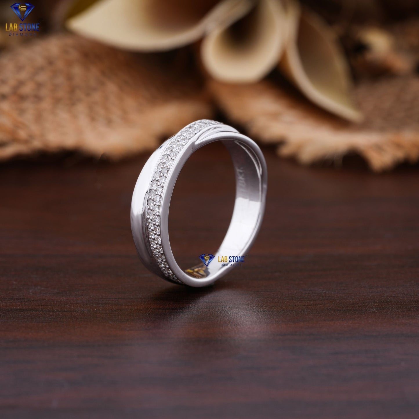 0.28 TDW Round Cut Diamond Women's Band Ring