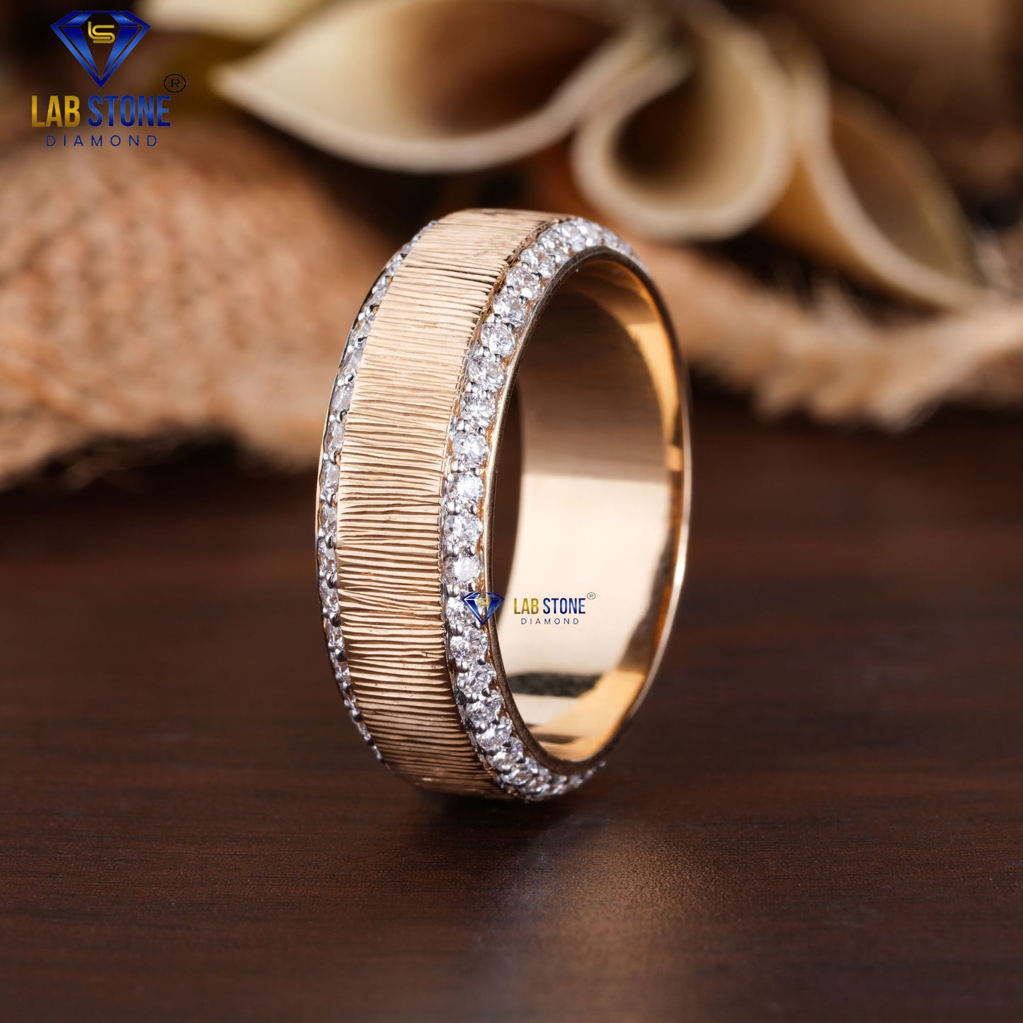 1.22 TDW Round Cut Diamond Band Ring