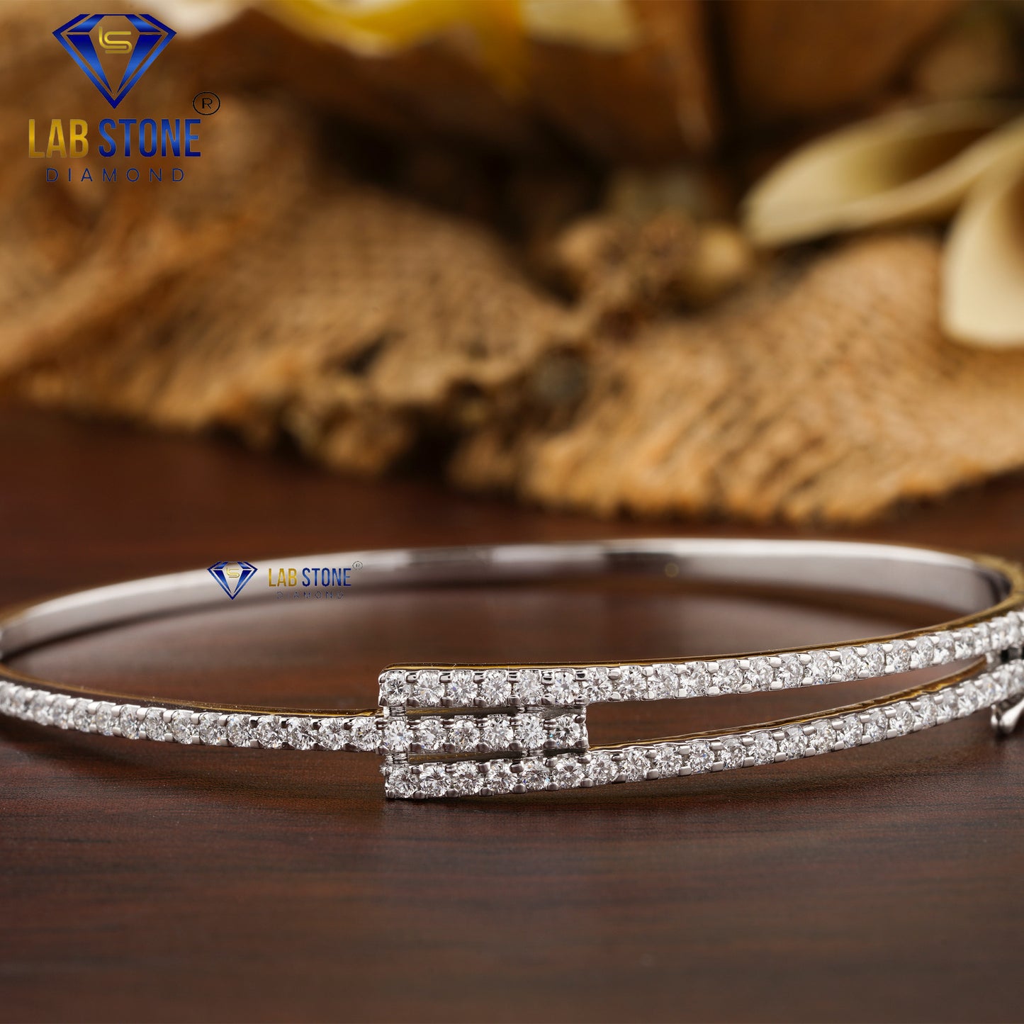 1.13 TDW Round Cut Diamond Bangle Bracelet