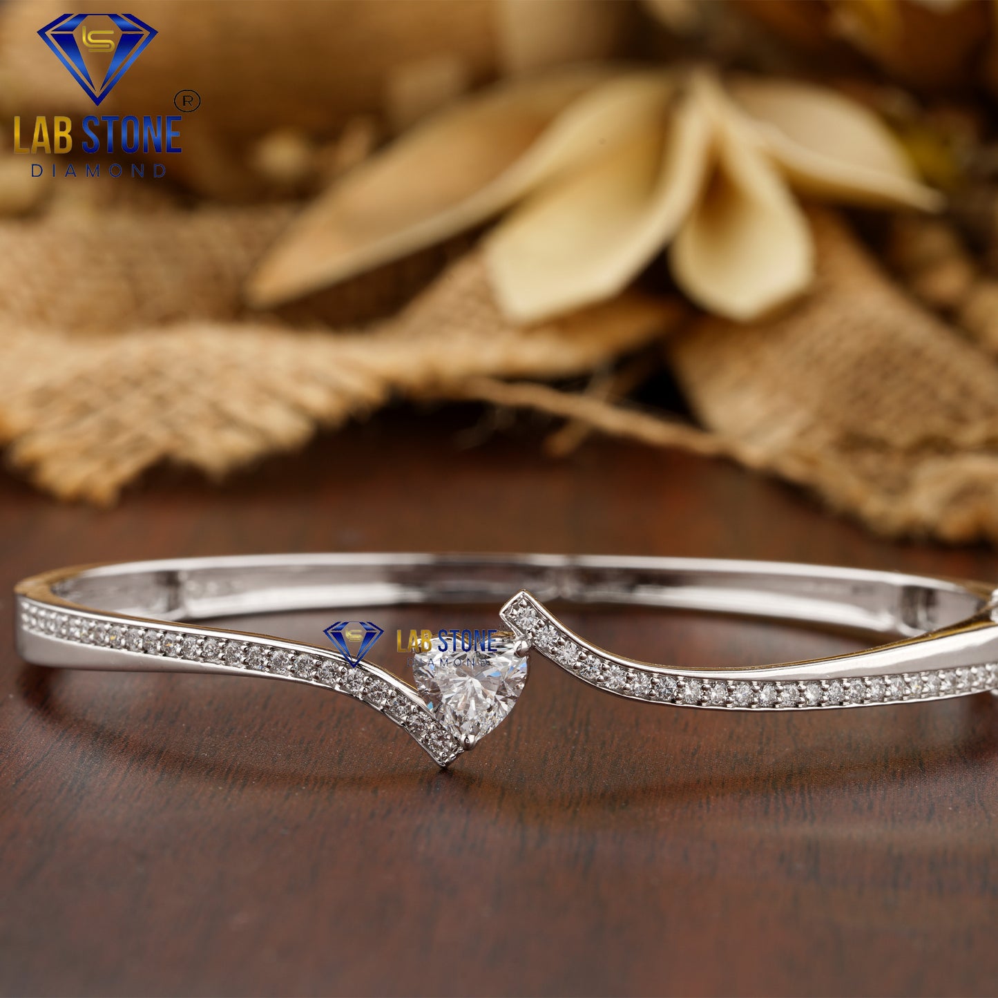 1.48 TDW Heart & Round Cut Diamond Bangle Bracelet