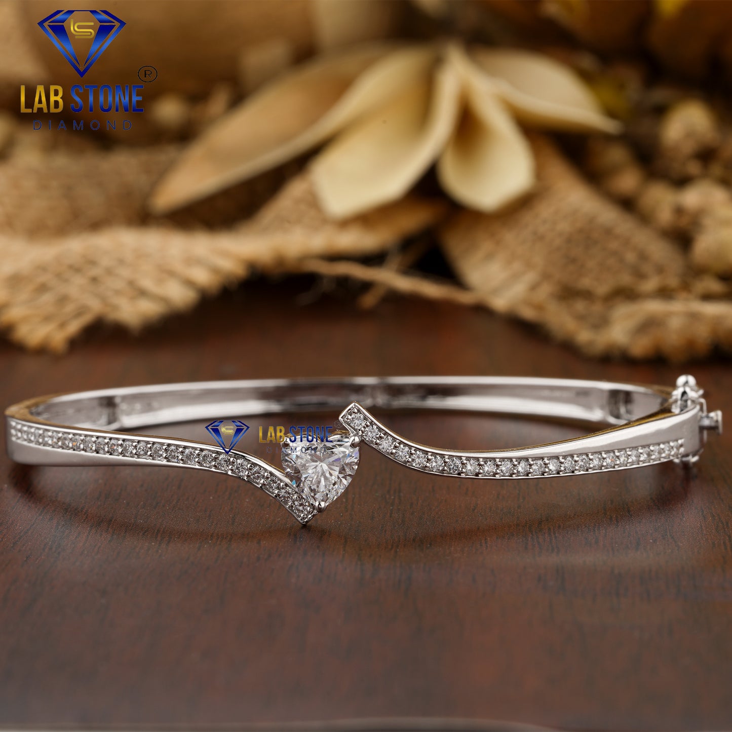 1.48 TDW Heart & Round Cut Diamond Bangle Bracelet
