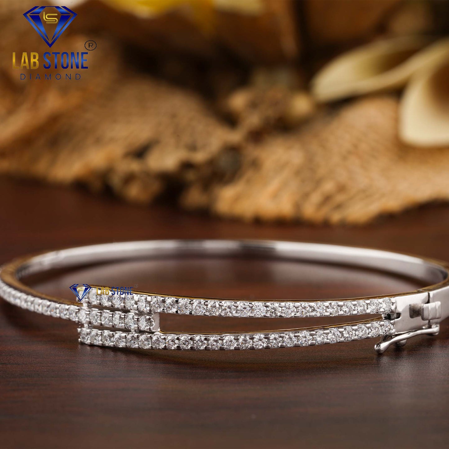 1.13 TDW Round Cut Diamond Bangle Bracelet
