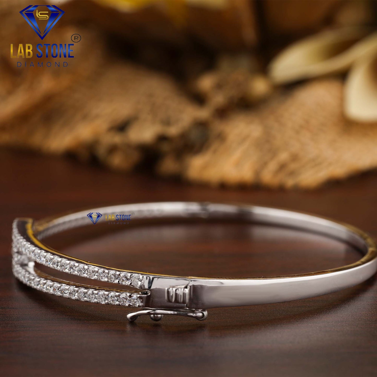 1.13 TDW Round Cut Diamond Bangle Bracelet