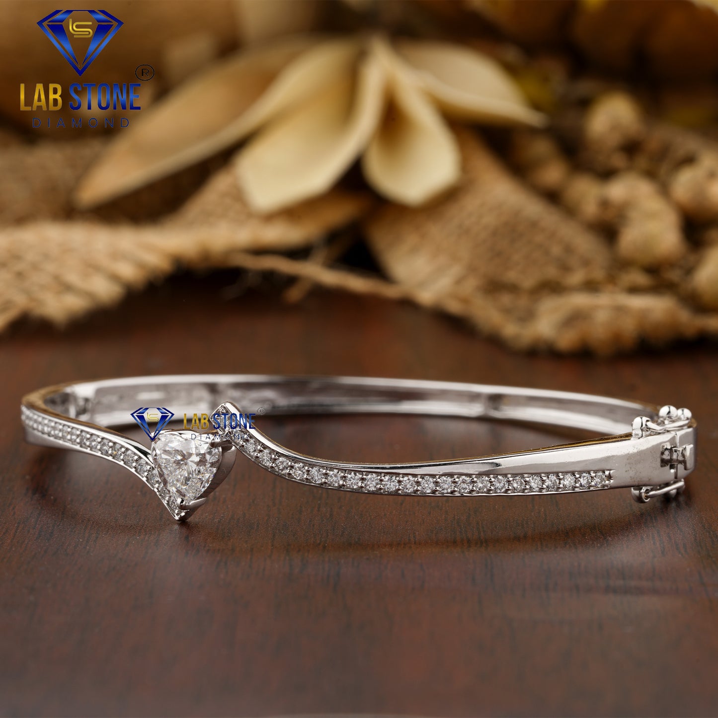 1.48 TDW Heart & Round Cut Diamond Bangle Bracelet