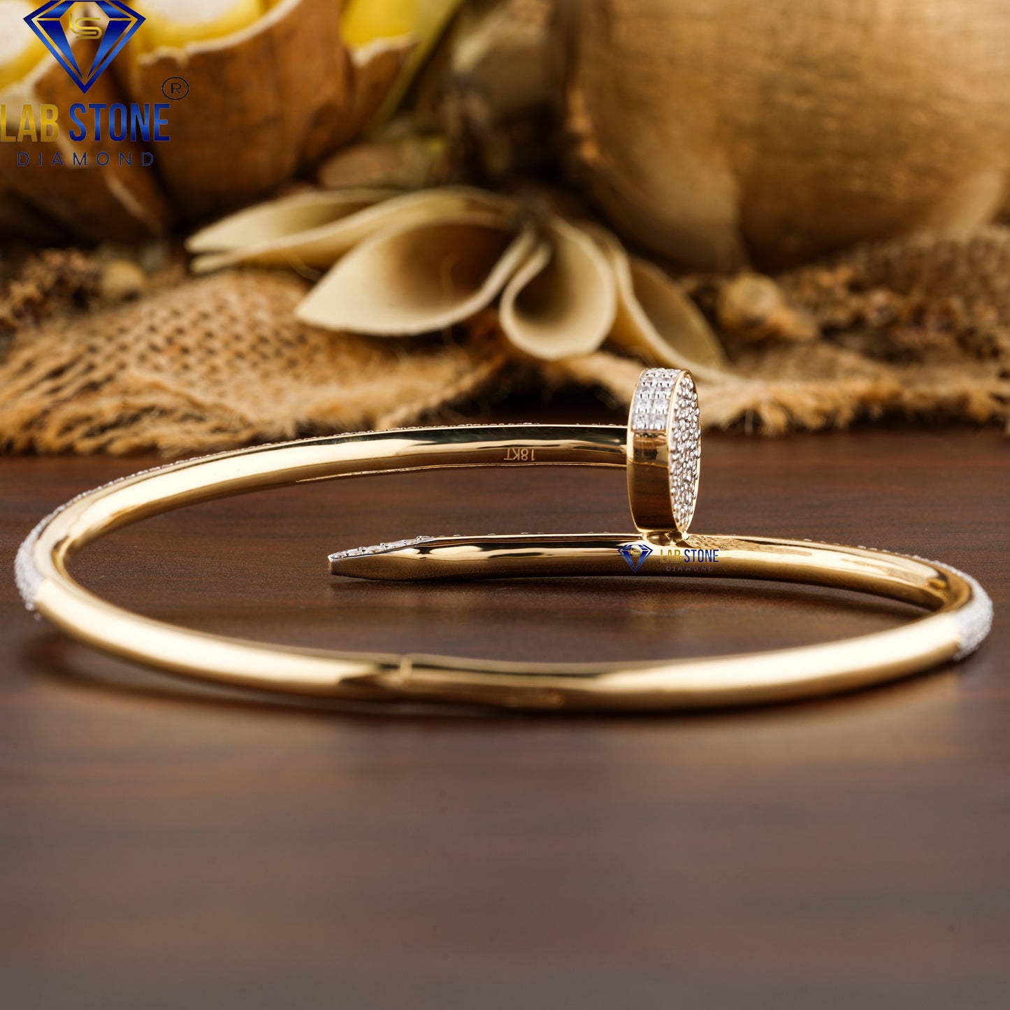 2.837 TDW Round Cut Diamond Bangle Bracelet