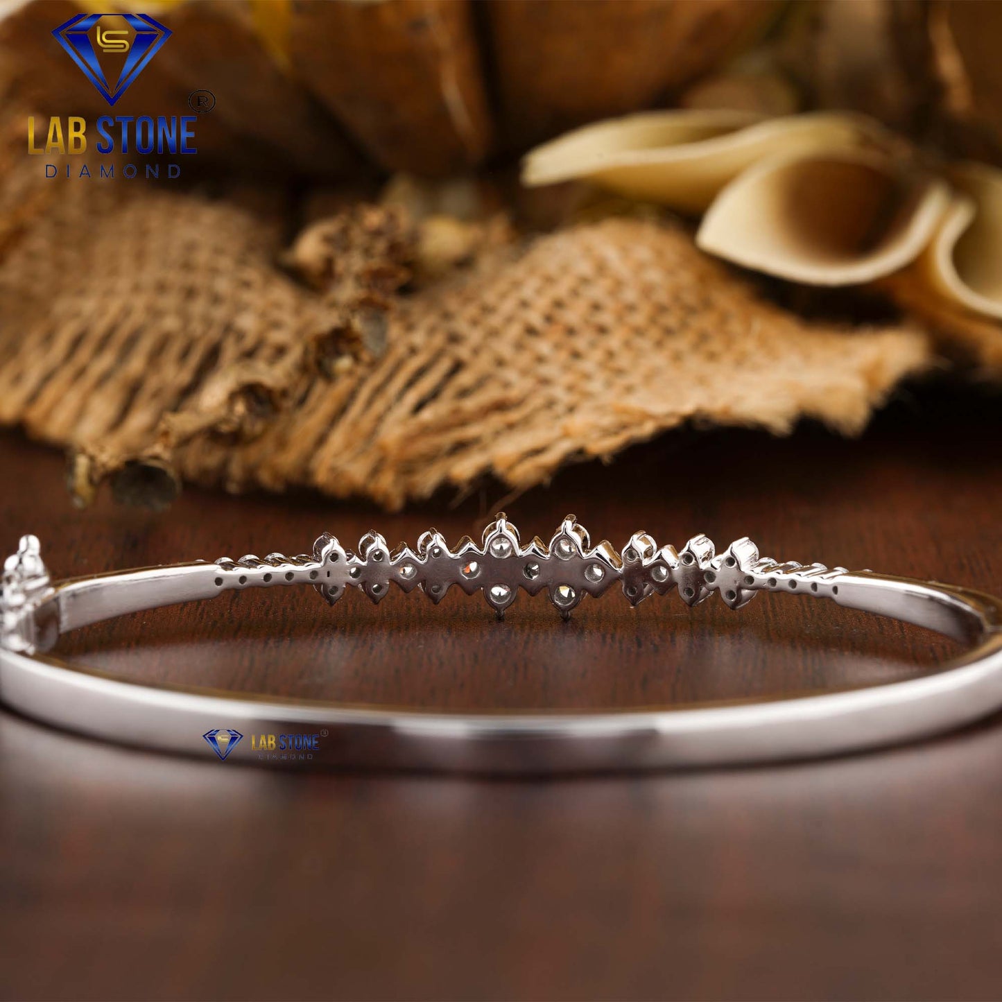 0.83 TDW Round Cut Diamond Bangle Bracelet
