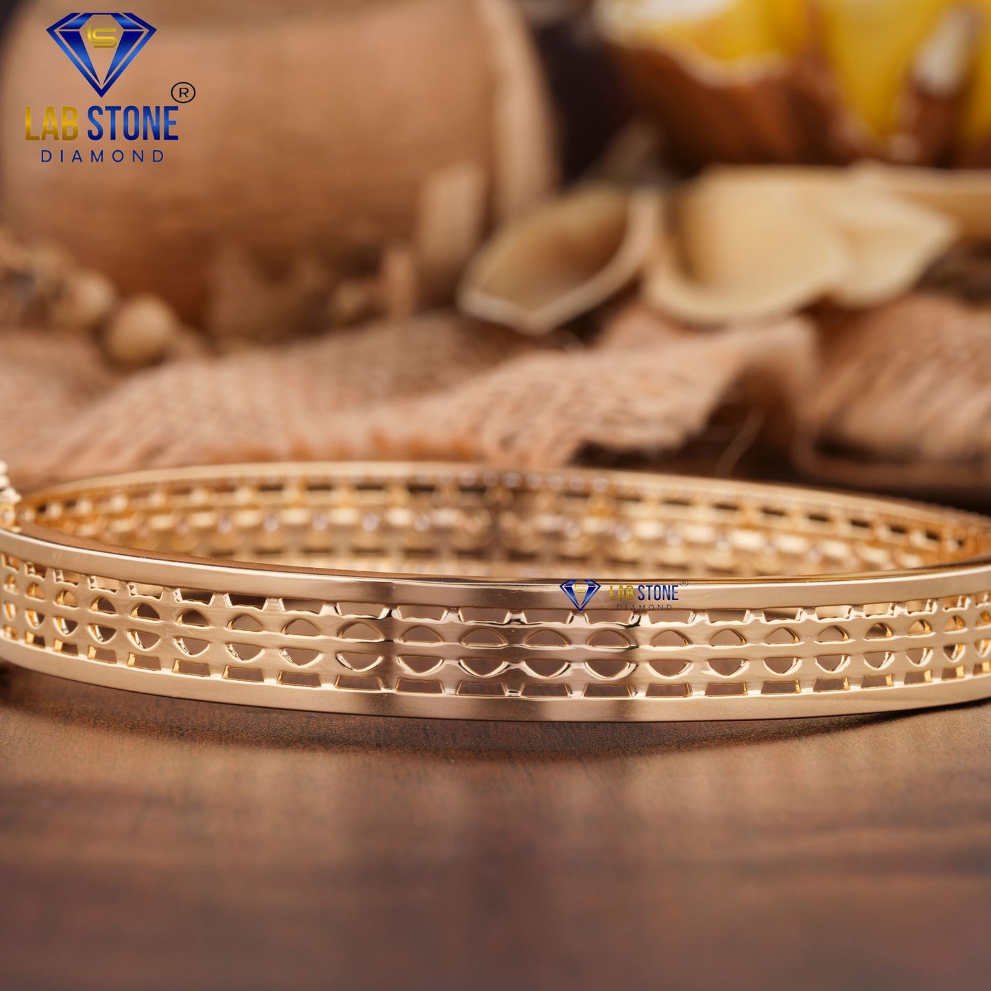 3.04 TDW Round Cut Diamond Bangle Bracelet